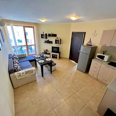 Apollon شقة نيسيبار