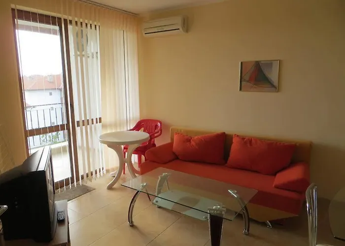 アパート Apollon